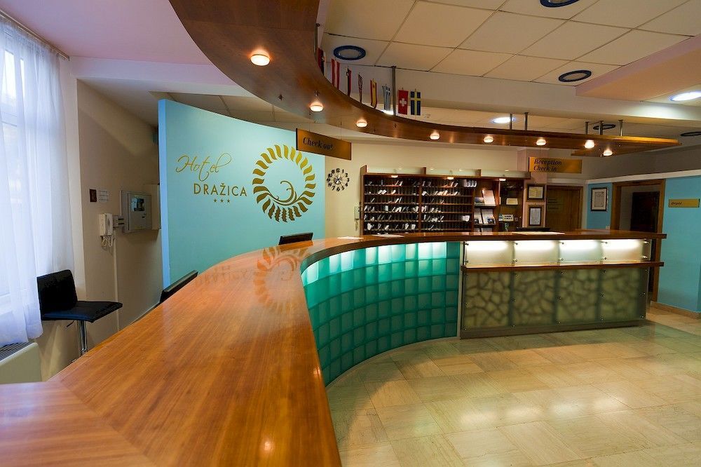 Villa Tamaris - Hotel Resort Drazica كرك المظهر الخارجي الصورة