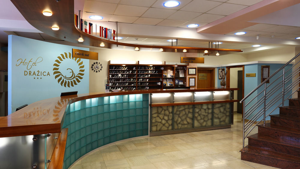 Villa Tamaris - Hotel Resort Drazica كرك المظهر الخارجي الصورة
