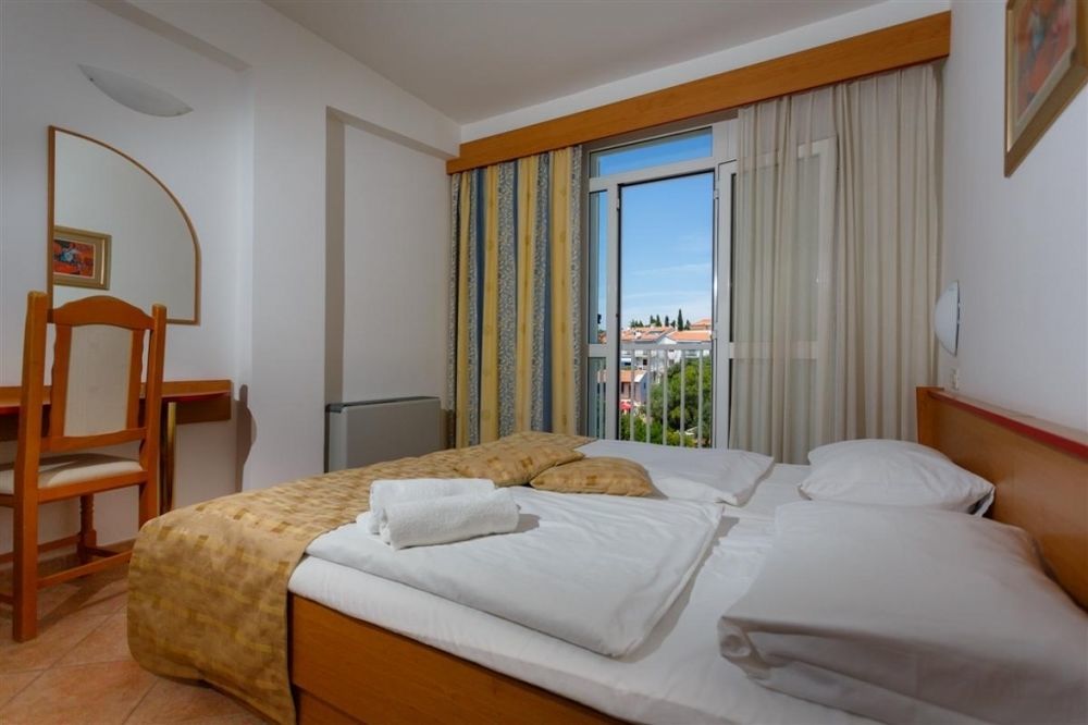 Villa Tamaris - Hotel Resort Drazica كرك المظهر الخارجي الصورة
