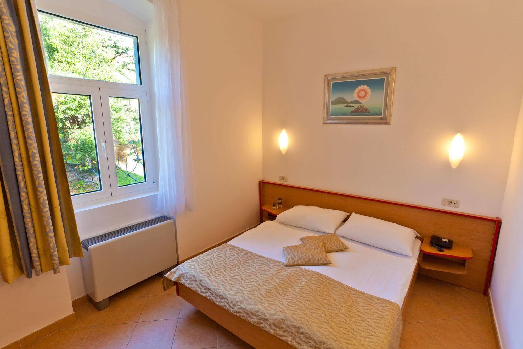 Villa Tamaris - Hotel Resort Drazica كرك المظهر الخارجي الصورة