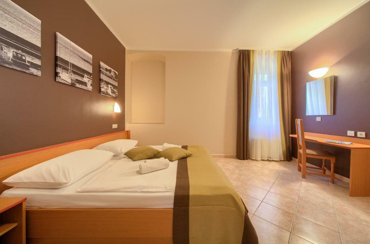 Villa Tamaris - Hotel Resort Drazica كرك المظهر الخارجي الصورة